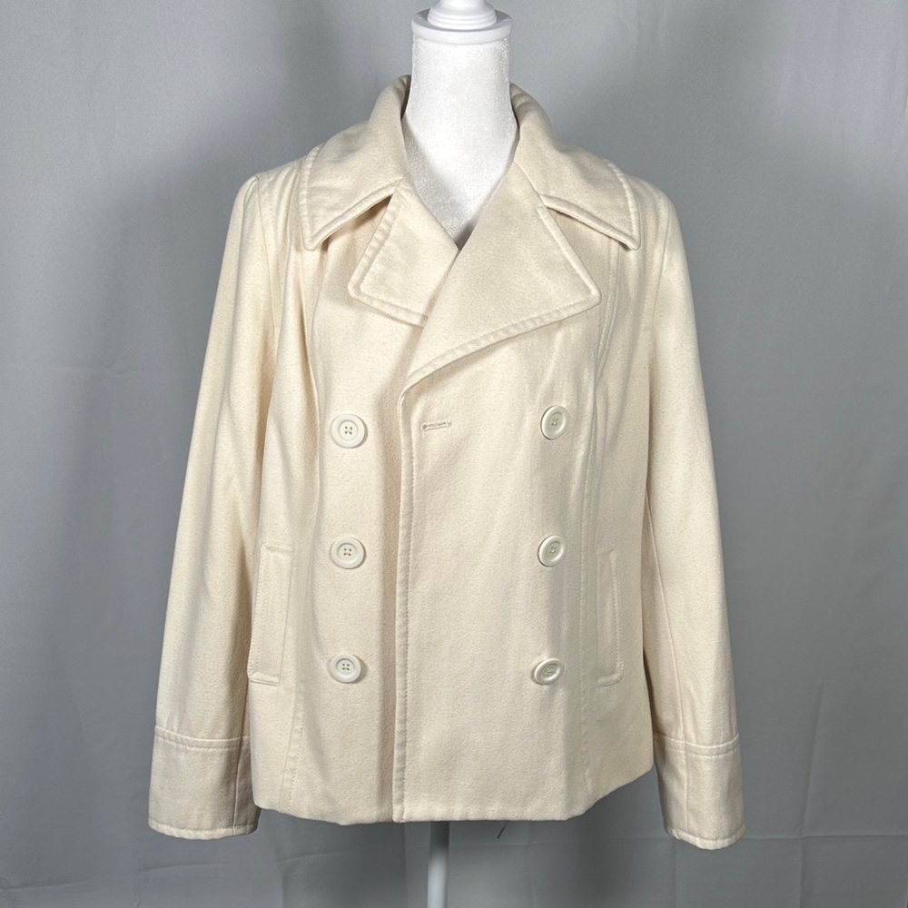 Women's coat in ivory color perfect for autumn winter in size M 2010 edition